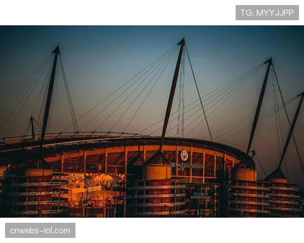 特写：哈兰德主罚点球前，伊蒂哈德球场瞬间的寂静